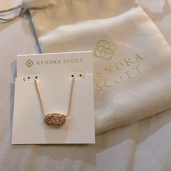 Kendra Scott Jewelry - Kendra Scott Elisa Rose Gold Pendant Necklace in Rose Gold Drusy